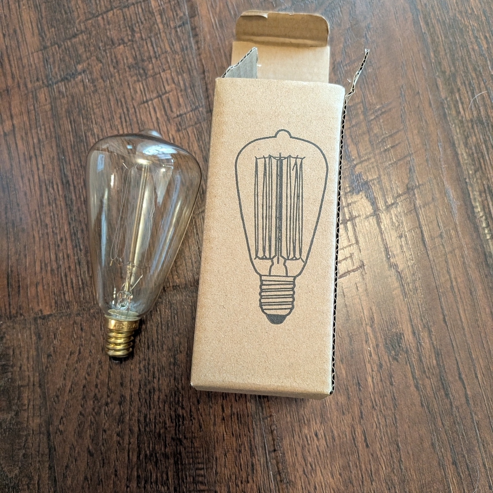 Edison Light Bulb Retro Antique Look Size 2.52" X 2.52" X 5.7" 130V/40W